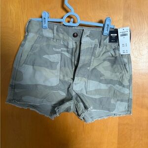 Abercrombie & Fitch Annie High Rise Shorts 25/0 Camo NWT